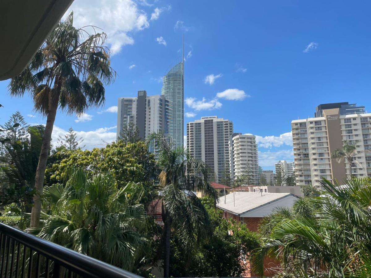 Aristocrat Apartments Gold Coast Ngoại thất bức ảnh