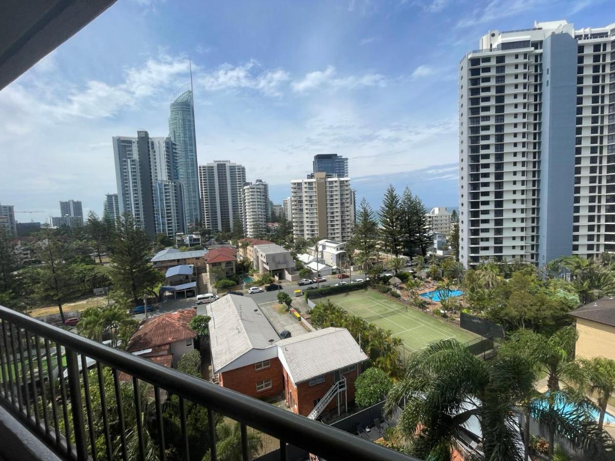 Aristocrat Apartments Gold Coast Ngoại thất bức ảnh