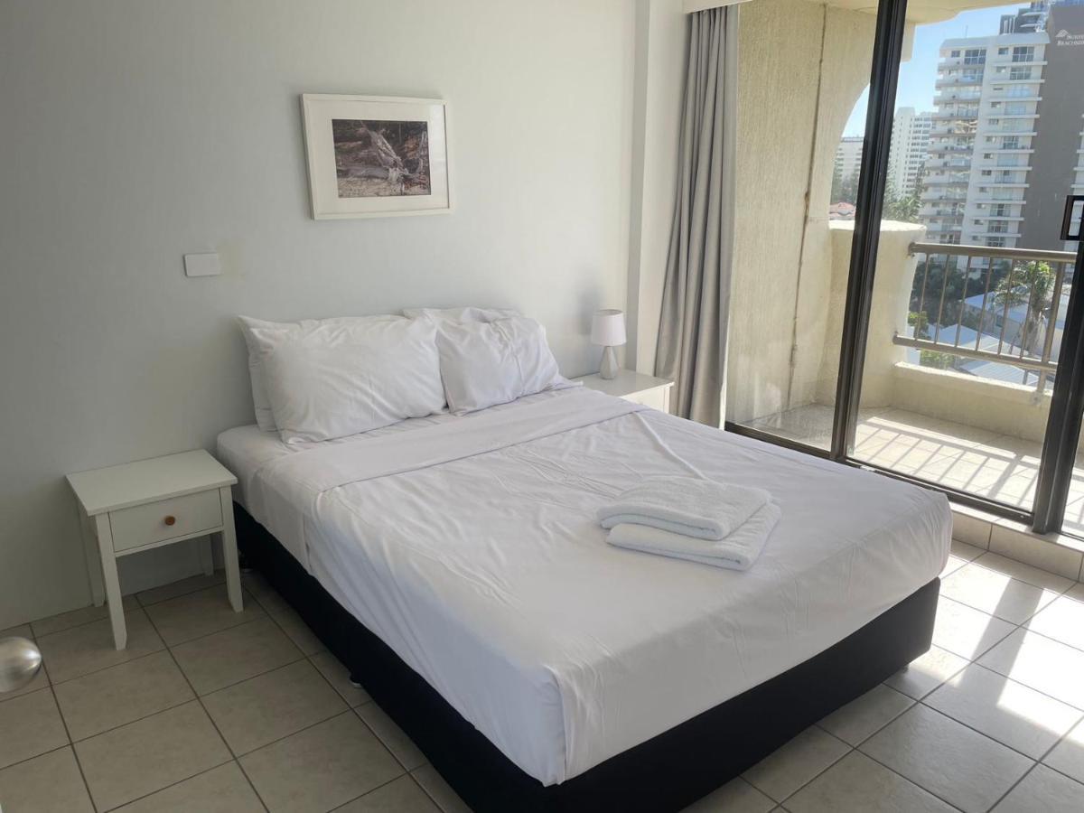 Aristocrat Apartments Gold Coast Ngoại thất bức ảnh