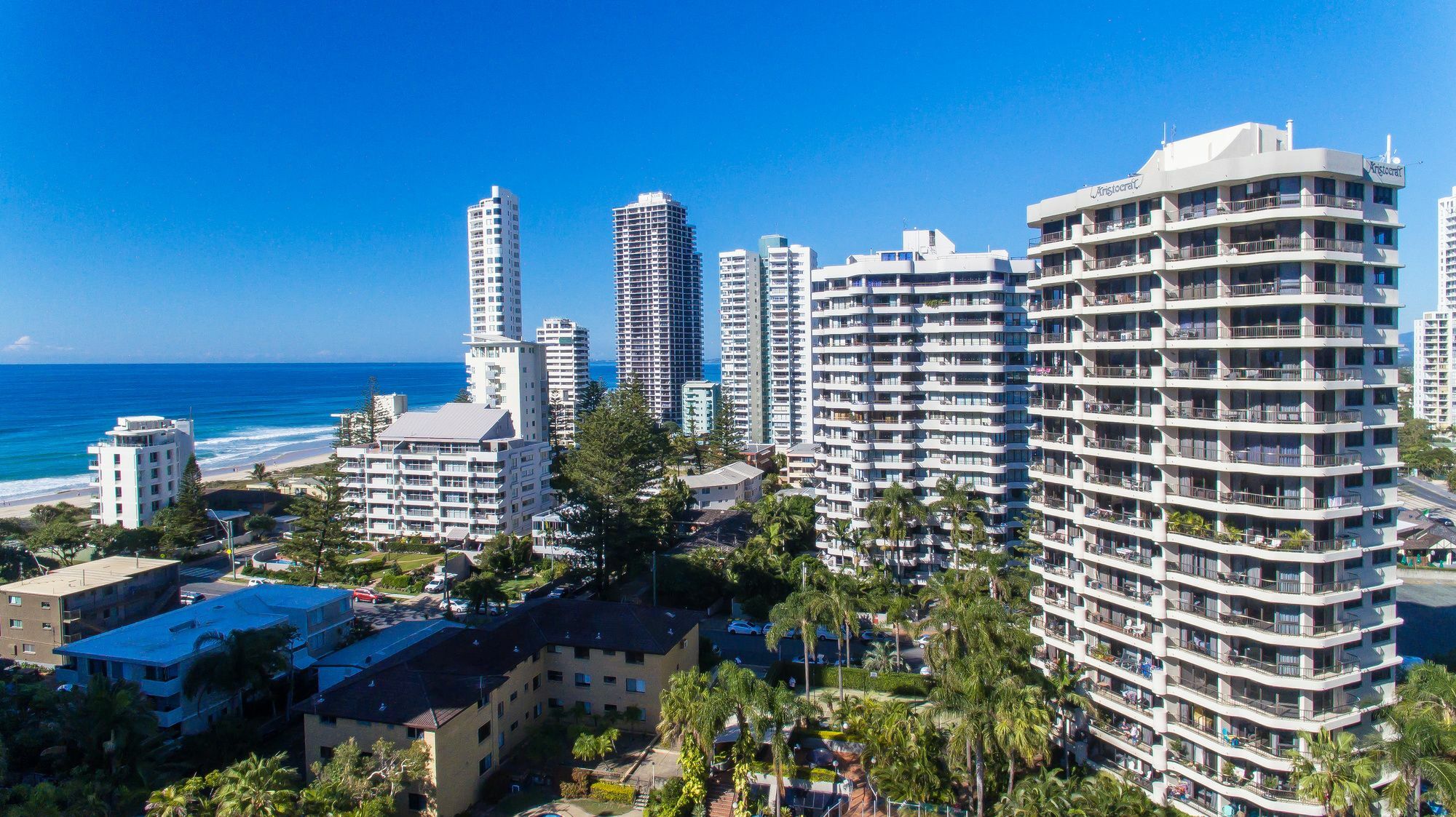 Aristocrat Apartments Gold Coast Ngoại thất bức ảnh