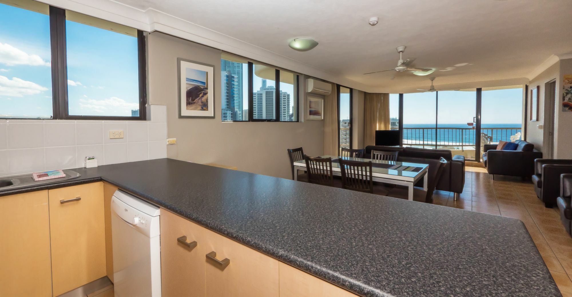 Aristocrat Apartments Gold Coast Ngoại thất bức ảnh
