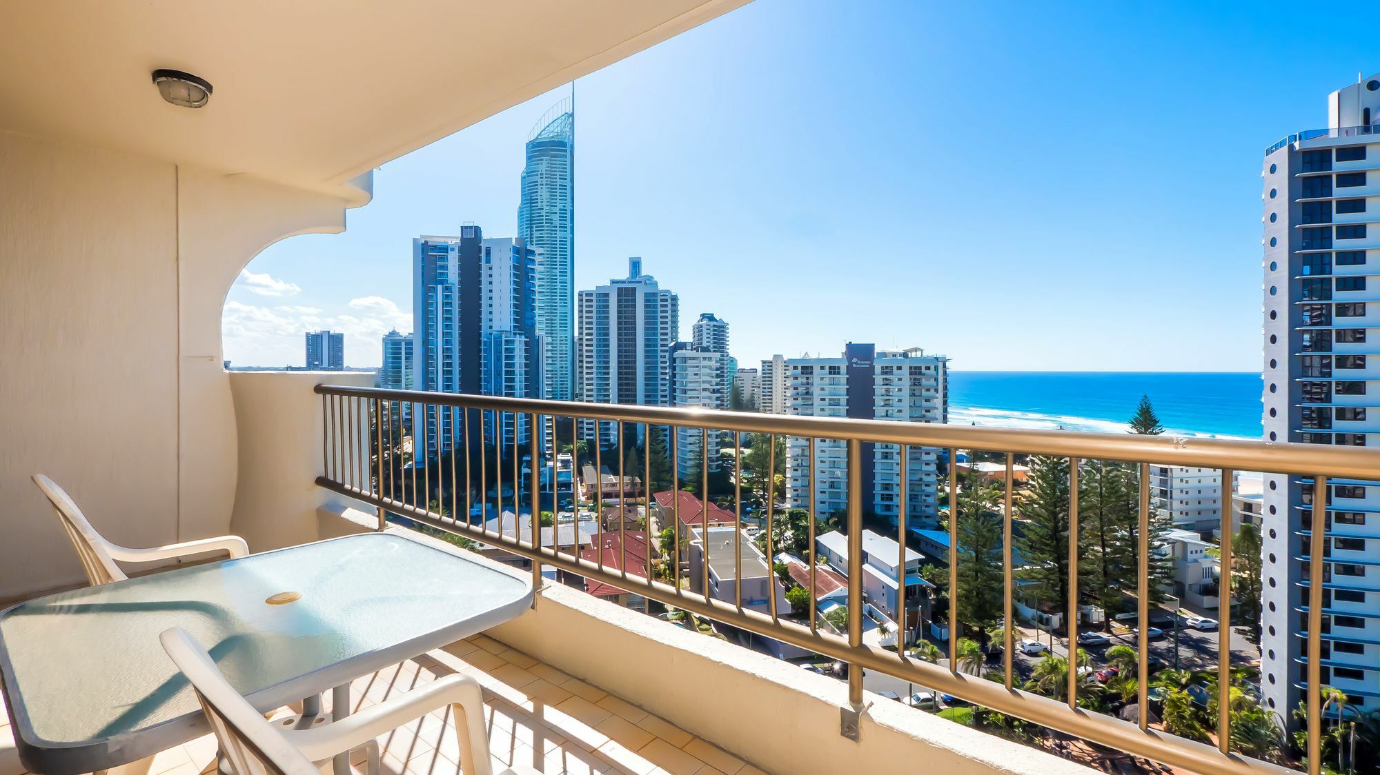 Aristocrat Apartments Gold Coast Ngoại thất bức ảnh